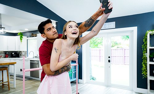 Della Cate - Tiny Sis